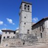 Panorámica de Miranda del Castañar sobre su cerro con el castillo y la sierra de Francia al fondo