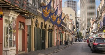 Balcones de hierro forjado en el Barrio Francés de Nueva Orleans