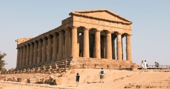 Templo griego de la Concordia en el Valle de los Templos de Agrigento, Sicilia