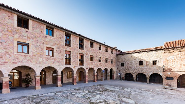 Panorámica de Sigüenza con la catedral y el castillo dominando el caserío medieval